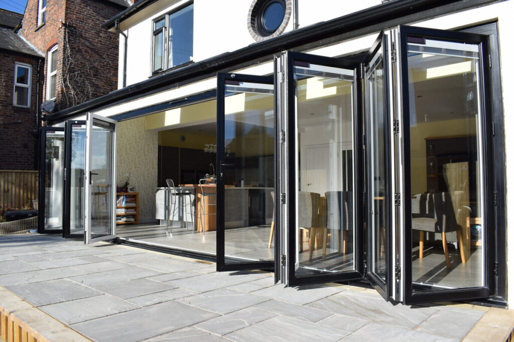 aluminium concertina doors featured