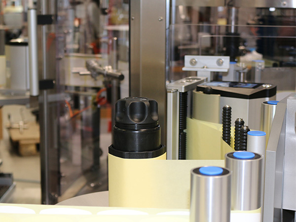 bottle labeling equipment industrial application
