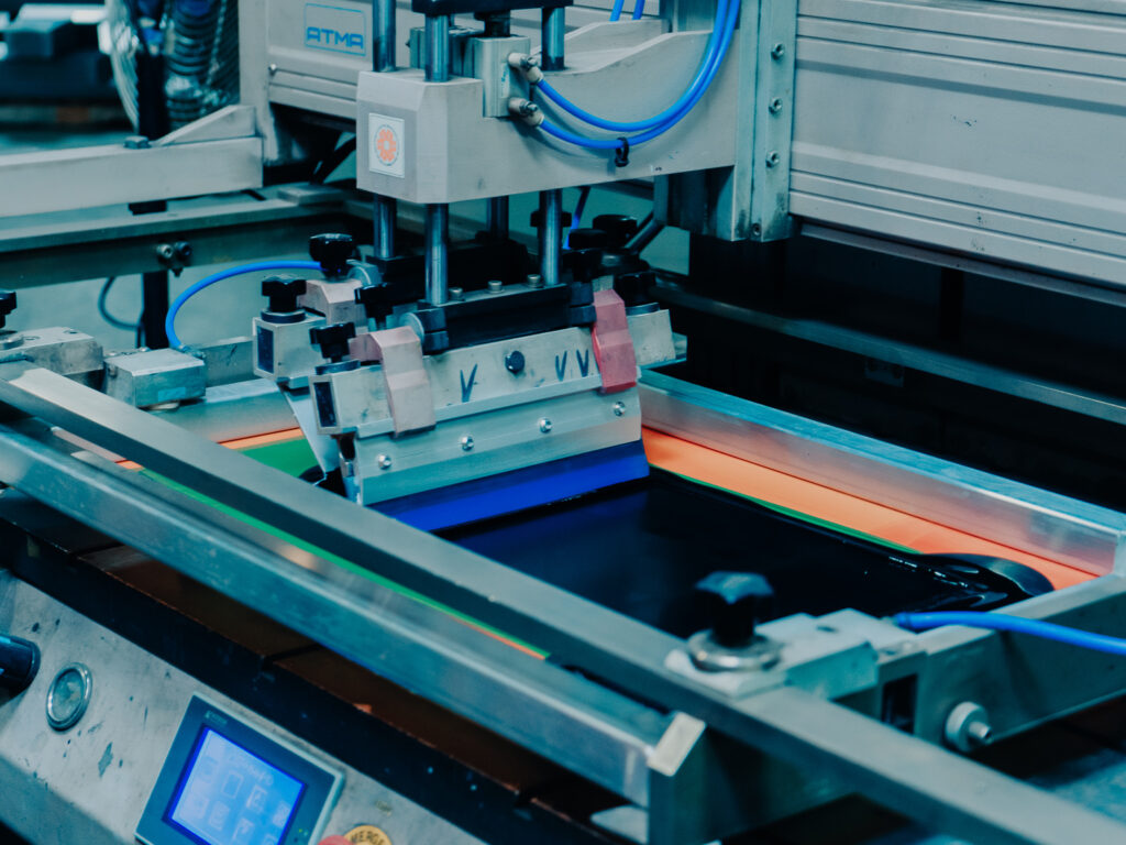 silk printing on metal equipment